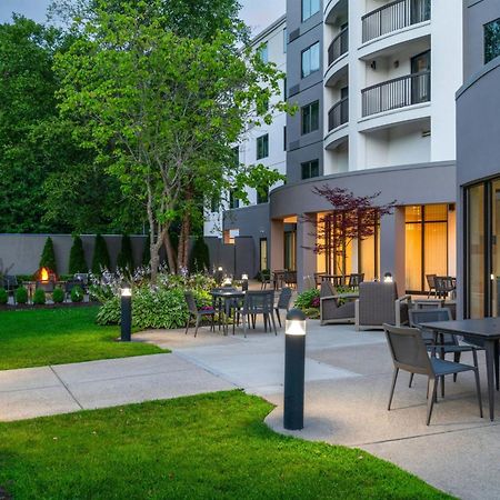 Courtyard By Marriott Providence Lincoln Hotel Exterior photo