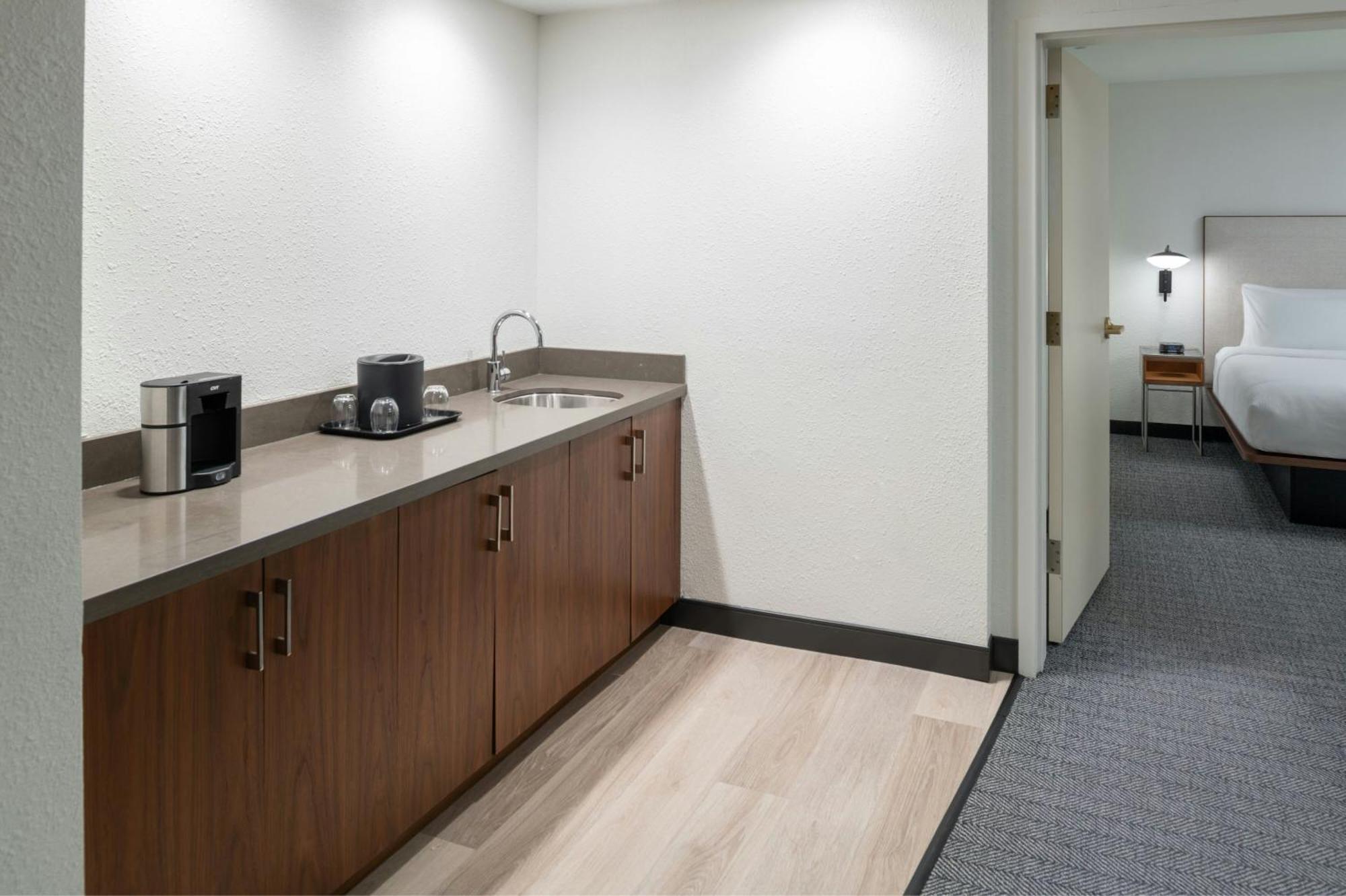 Courtyard By Marriott Providence Lincoln Hotel Exterior photo