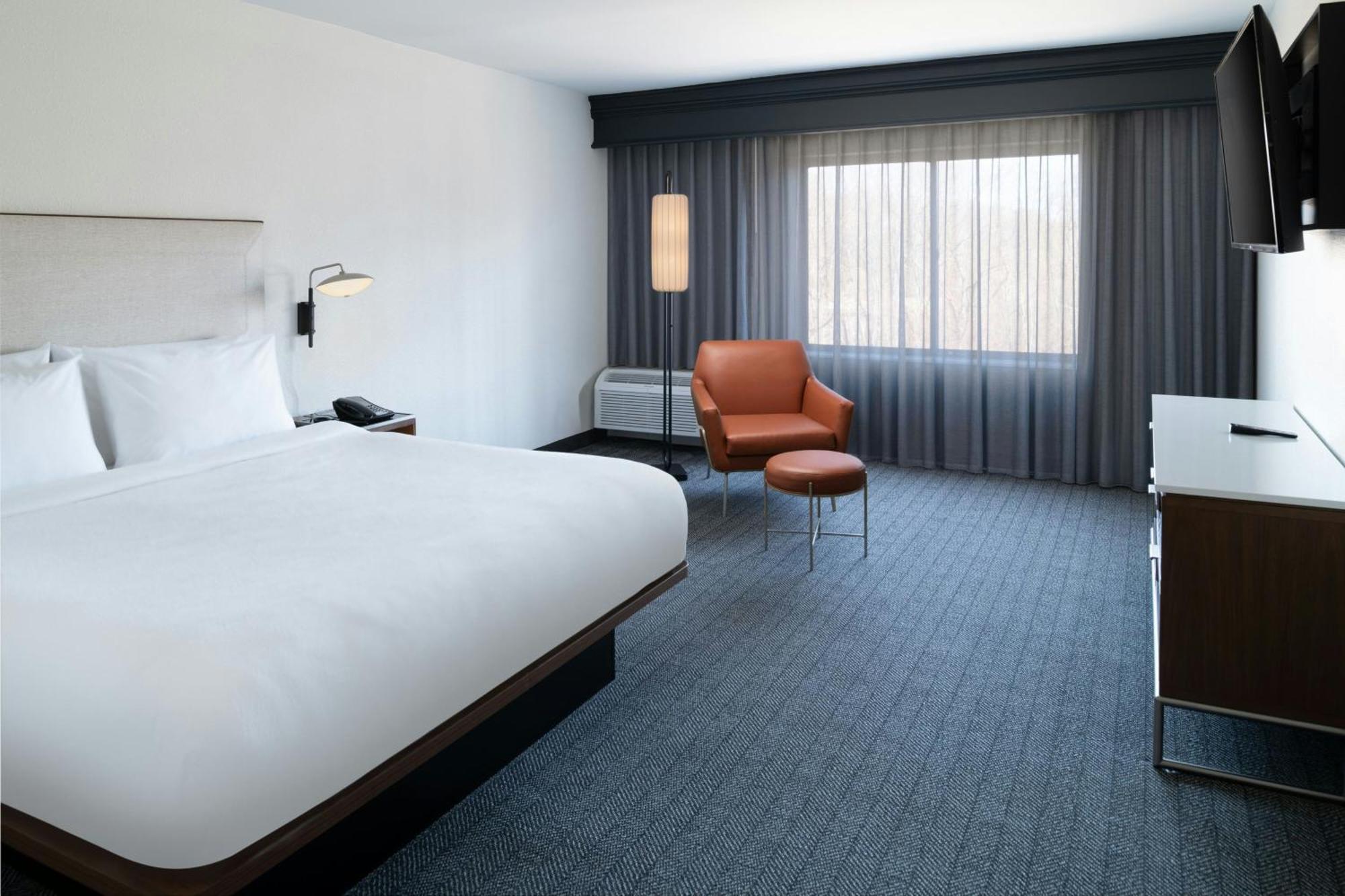 Courtyard By Marriott Providence Lincoln Hotel Exterior photo