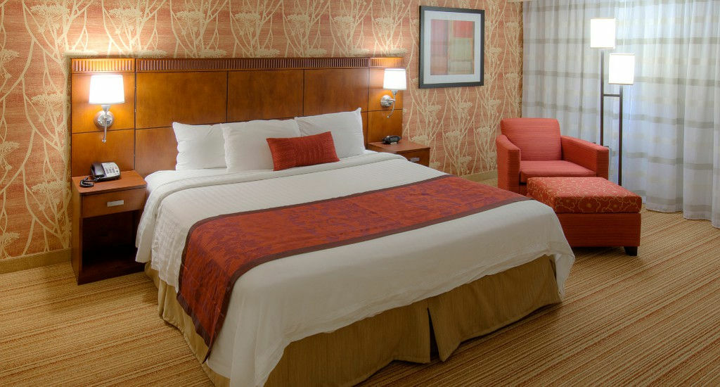 Courtyard By Marriott Providence Lincoln Hotel Exterior photo